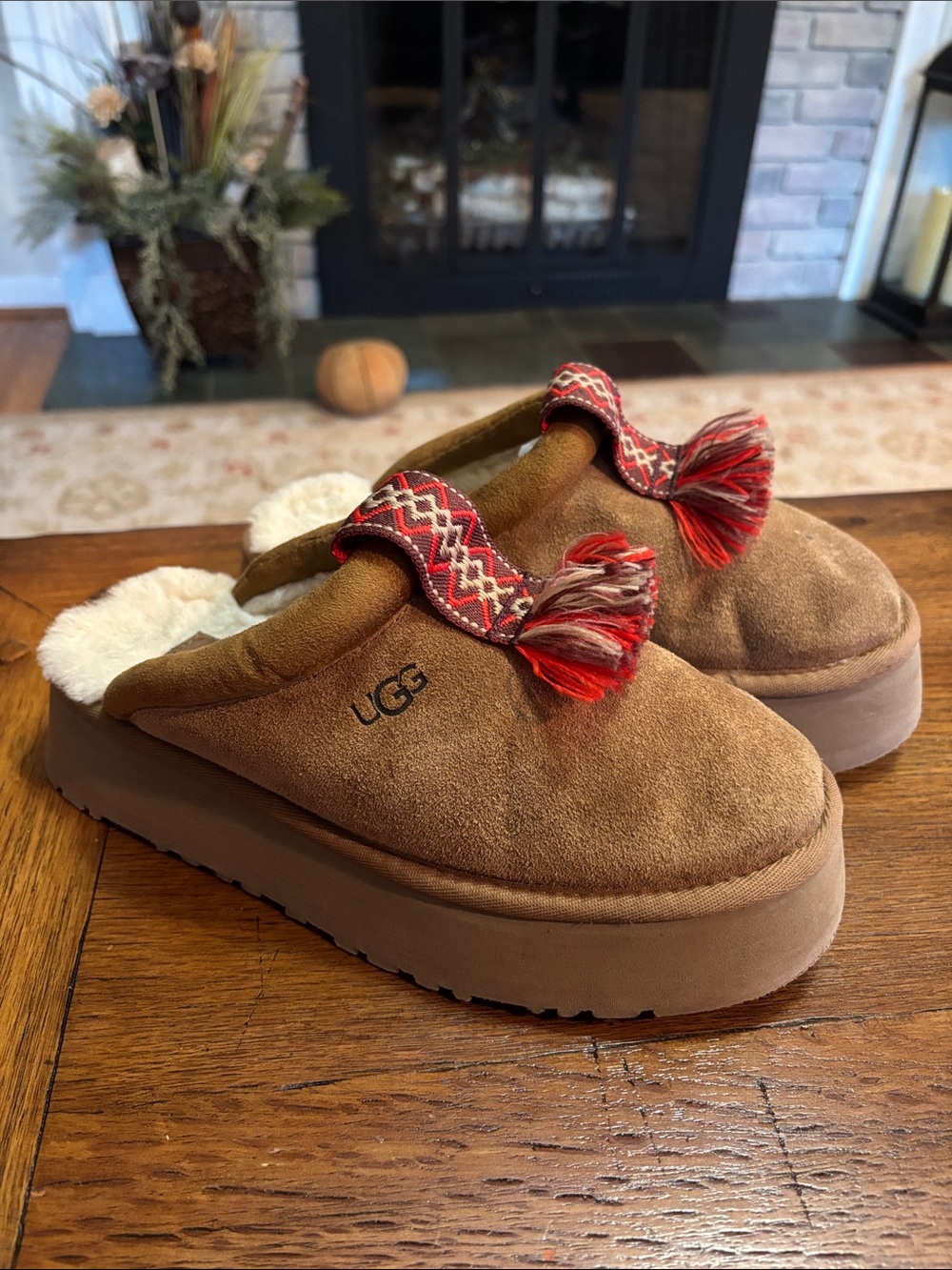 UGG Tazzle platform Chestnut Suede Slip-On Clogs
